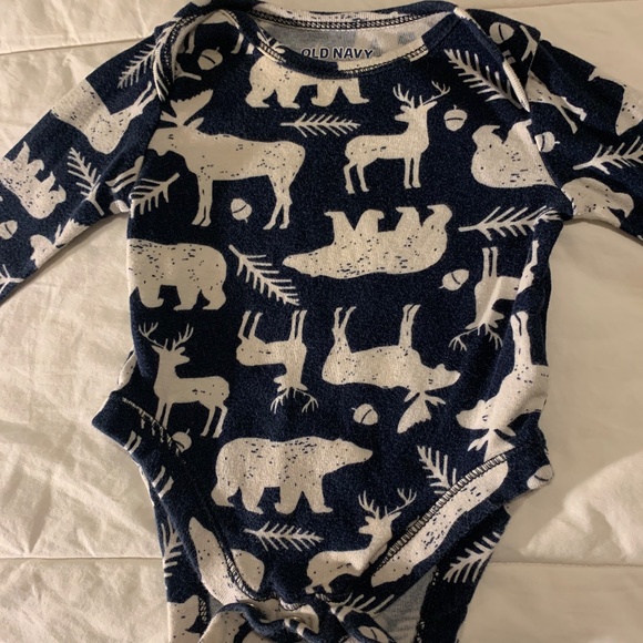 PACK OF 2 ITEMS Old Navy White Puffer Vest & Navy Blue Winter Onesie | 0-3M - Picture 8 of 11